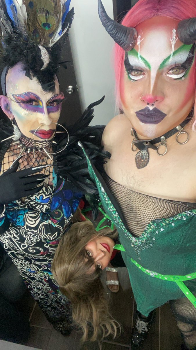 daliacadavera's tweet photo. Hoy anduvimos muy activas para el HIDALDRAG 

#drag #lgbt #pride #loveislove https://t.co/HyBeS629Q9