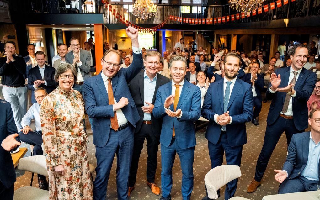 224.122. Nog nooit haalde de SGP bij een verkiezing zó veel stemmen. Dit is zelfs méér dan de SGP ooit bij Tweede Kamerverkiezingen haalde. Dit is een heel bijzondere uitslag!