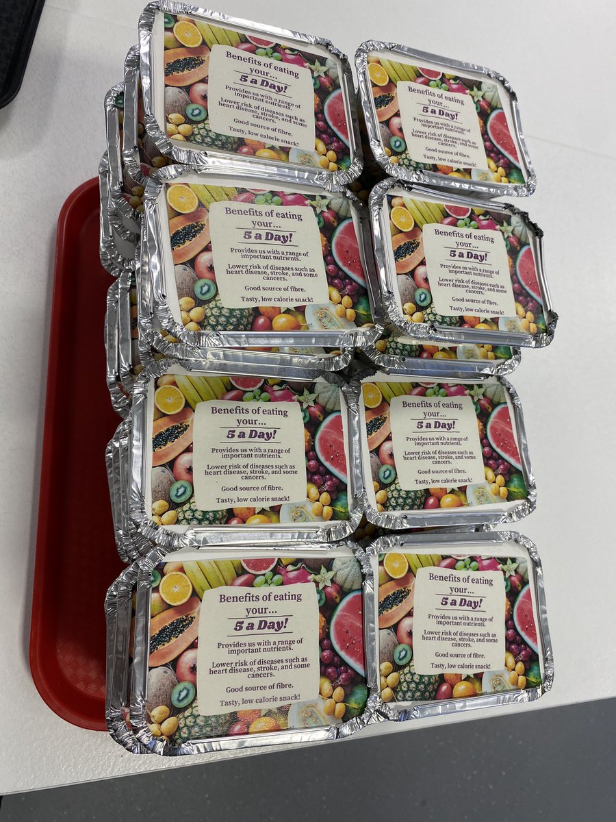Missboydhe's tweet photo. @nutritionorguk 
Healthy Eating Week
Get at Least 5 a Day 🍌🥦🥕🍎

Today’s focus will be on the importance of fruit and veg and how we can get our 5 a day.

Free fruit packs will be given out at break today from the Powis base, first come, first serve!

@wallacehighsch @WHS_HE https://t.co/VQHKUuWgGH