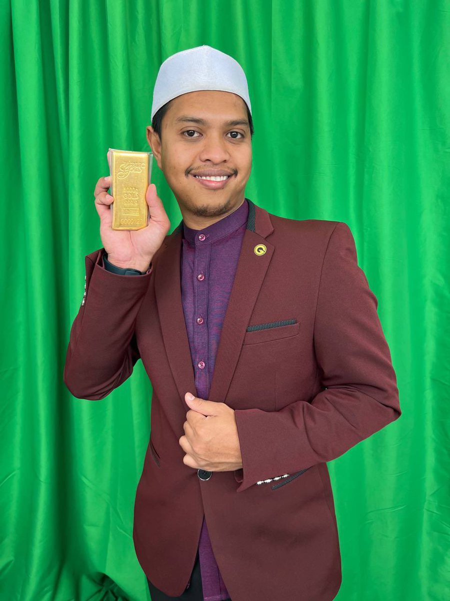 M_Hafizzuddin_'s tweet photo. Saya masih mencari pemilik jongkong 1 kilo ni. Ada cash sekitar RM370k, boleh dapatkan terus. Bayar dan saya arrange untuk pick up di branch Public Gold terdekat. 

👇🏻👇🏻 https://t.co/t8Uei3O2PL