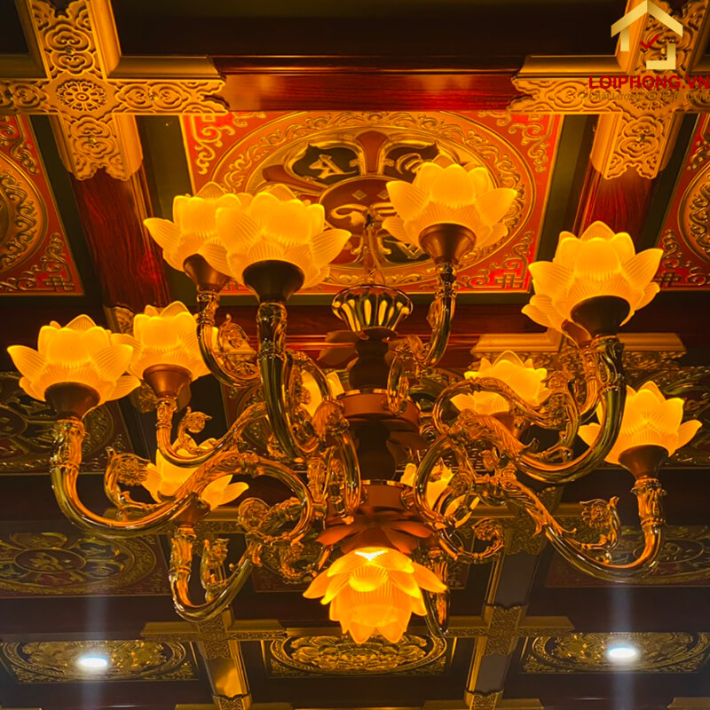 tho_loi's tweet photo. Đèn trần phòng thờ ngày nay đang được rất nhiều gia chủ chú trọng trong việc lựa chọn để trang trí cho không gian thờ cúng. Nhờ vào những mẫu đèn này sẽ giúp cho phòng thờ trở nên ấm cúng, linh thiêng
https://t.co/T2NfRMhaL6 https://t.co/sZOhAbwSb1