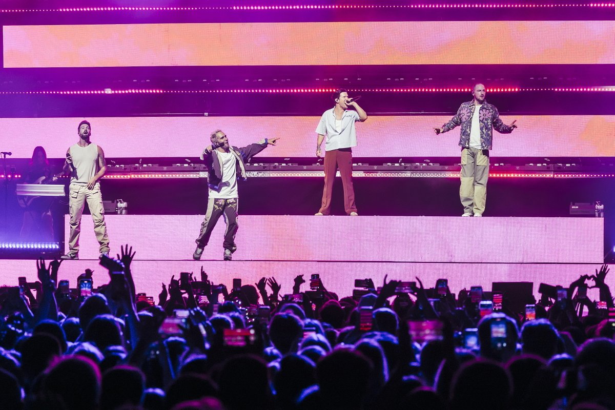 UEMusicHall's tweet photo. Relive the magic of @bigtimerush 's concert with these stunning pictures. 👀❤
▶ All pictures: https://t.co/rRGr9KOhNk
© Josy Braun / STAGEVIEW
#bigtimerushberlin https://t.co/pNrq29aLY4
