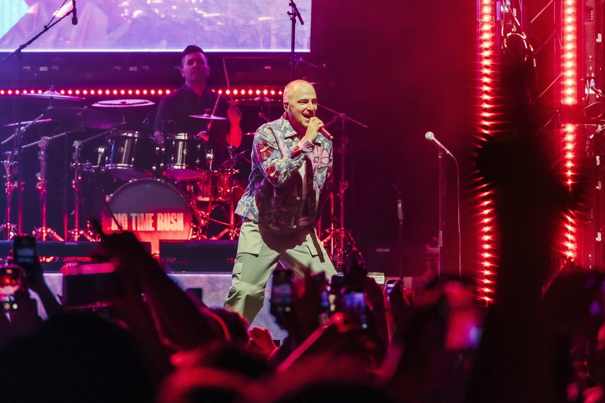 UEMusicHall's tweet photo. Relive the magic of @bigtimerush 's concert with these stunning pictures. 👀❤
▶ All pictures: https://t.co/rRGr9KOhNk
© Josy Braun / STAGEVIEW
#bigtimerushberlin https://t.co/pNrq29aLY4