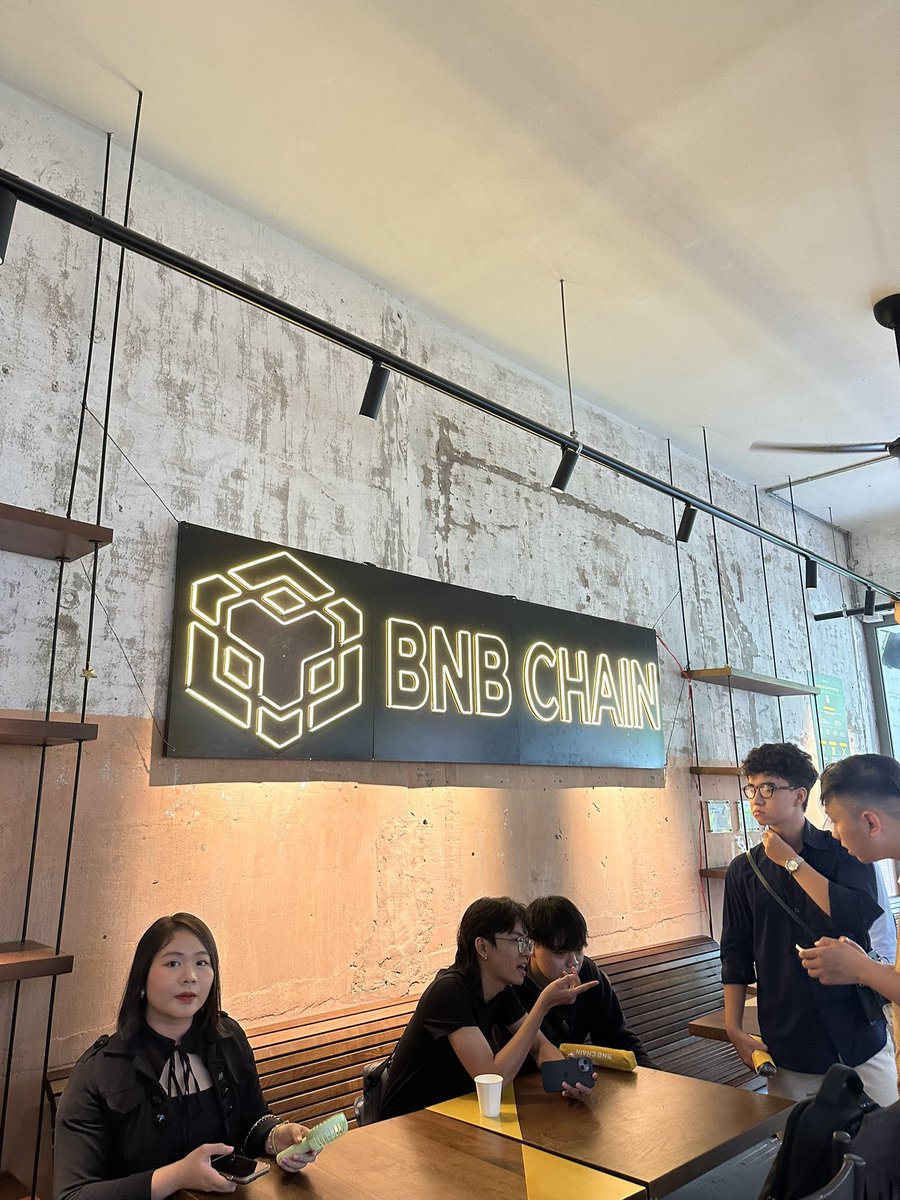 wtech_labs's tweet photo. As a Dev Lab, we work closely with BNB Chain and were thrilled to attend their event in HCMC on June 6th. It was an insightful experience and connected with the lovely community. Stay with us and build on BNB Chain to enjoy a variety of benefits! 
#BNBChain #GMVietnam @BNBCHAIN https://t.co/7jZKwVIwQ3