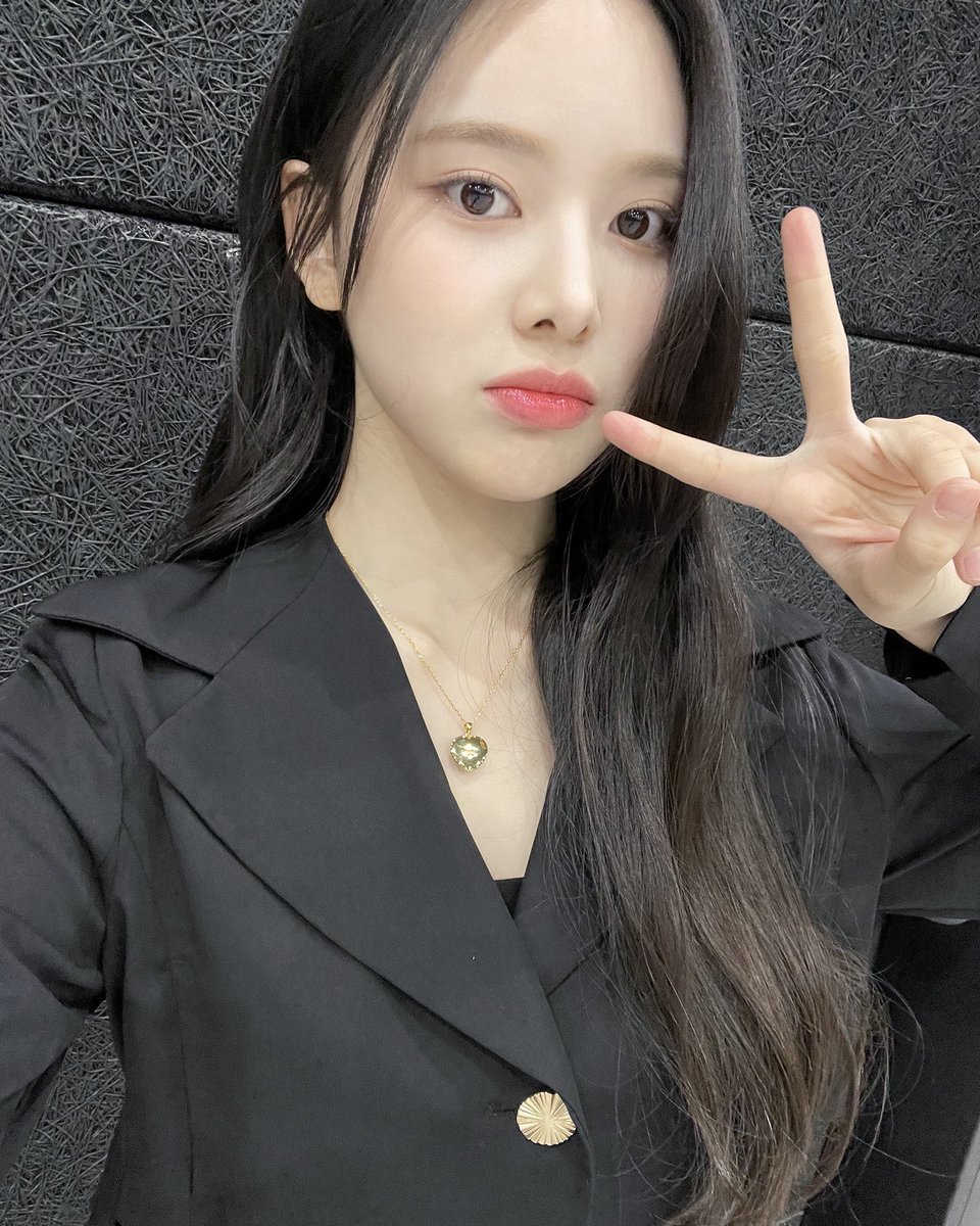 [📷] 240610 

🅘 - 🅟🅗🅞🅣🅞🅓🅤🅜🅟 📸

。
  ｏ
    ○
╭ ◜◝ ͡ ◜◝◜◝ ͡ ◜◝ ╮
    I-LANDER들은 왜 항상 
💛깜찍하고 사랑스럽지💛
╰ ◟◞ ͜ ◟ ͜ ◟◞ ͜ ◟◞ ╯ 

Jeemin with Saebi💙

#JEEMIN #방지민 #ILAND2 #아이랜드2