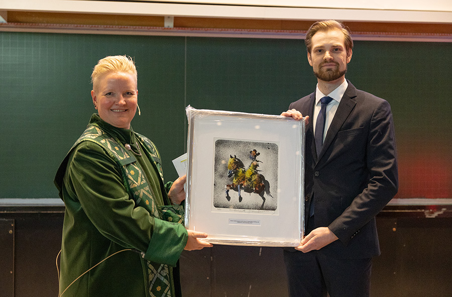 For his innovative work on global horizon scanning for new alien plant species to the Arctic, Tor Henrik Ulsted was awarded the Faculty of Natural Sciences 2024 award for best MSc thesis contributing to sustainable development!
#proudsupervisor <a href="/NTNU/">NTNU</a>