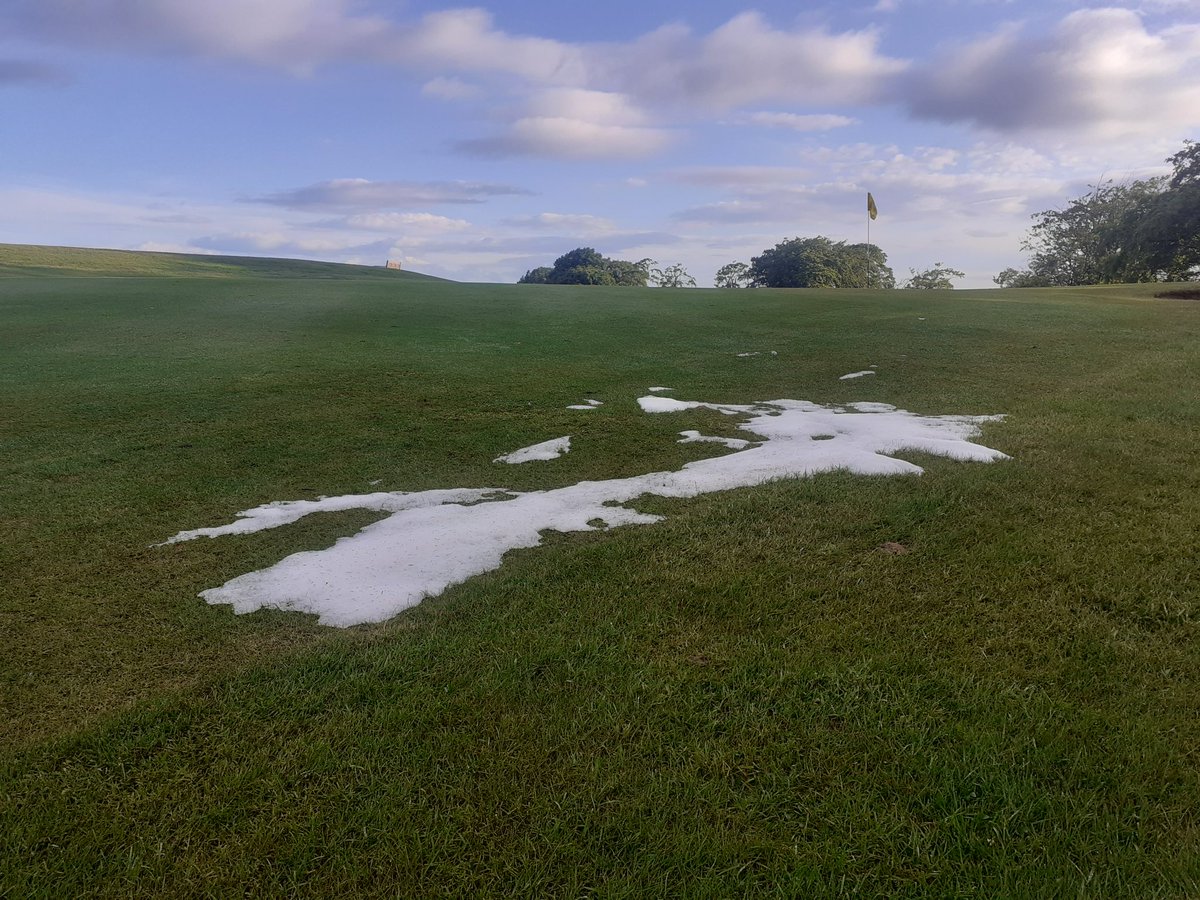 HarburnGolfClub's tweet image. ❄️Snow 10th June ❄️

Greenkeeper Scott Ramsay sent photos of snow on the course this morning.  I’m still not convinced he isn’t on the wind up! 

The weather this year has been pretty unpredictable but this takes it up a level. 

#harburngolfcourse #harburngolfclub #snowinjune❄️