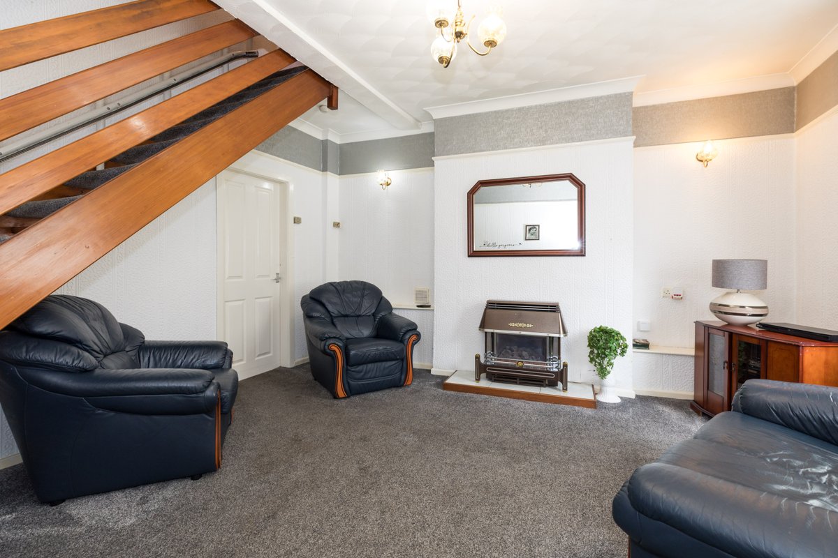 reganhallworth's tweet photo. Excellent two bed, semi-detached home located in Ince, ideal first time buyers home / investment.
📌 Violet Street, Ince, WN3 4QS
💷 £95,000
📐 726 SQ.FT
🛏️ 2 Bedrooms
☎️ 01942 205555
📧 wigan@reganandhallworth.com
💻 https://t.co/UuwiyCXs6r
#RH28 #homesforsale #Wigan https://t.co/qbhNKIJ2cA