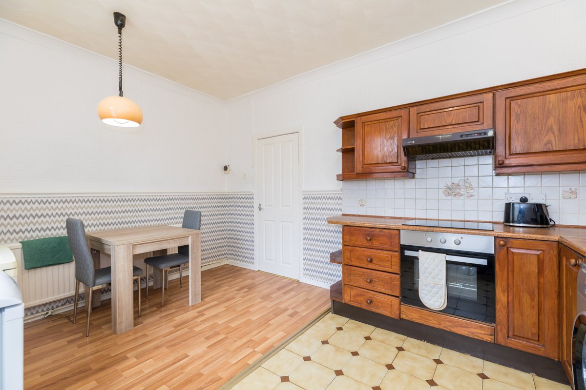 reganhallworth's tweet photo. Excellent two bed, semi-detached home located in Ince, ideal first time buyers home / investment.
📌 Violet Street, Ince, WN3 4QS
💷 £95,000
📐 726 SQ.FT
🛏️ 2 Bedrooms
☎️ 01942 205555
📧 wigan@reganandhallworth.com
💻 https://t.co/UuwiyCXs6r
#RH28 #homesforsale #Wigan https://t.co/qbhNKIJ2cA