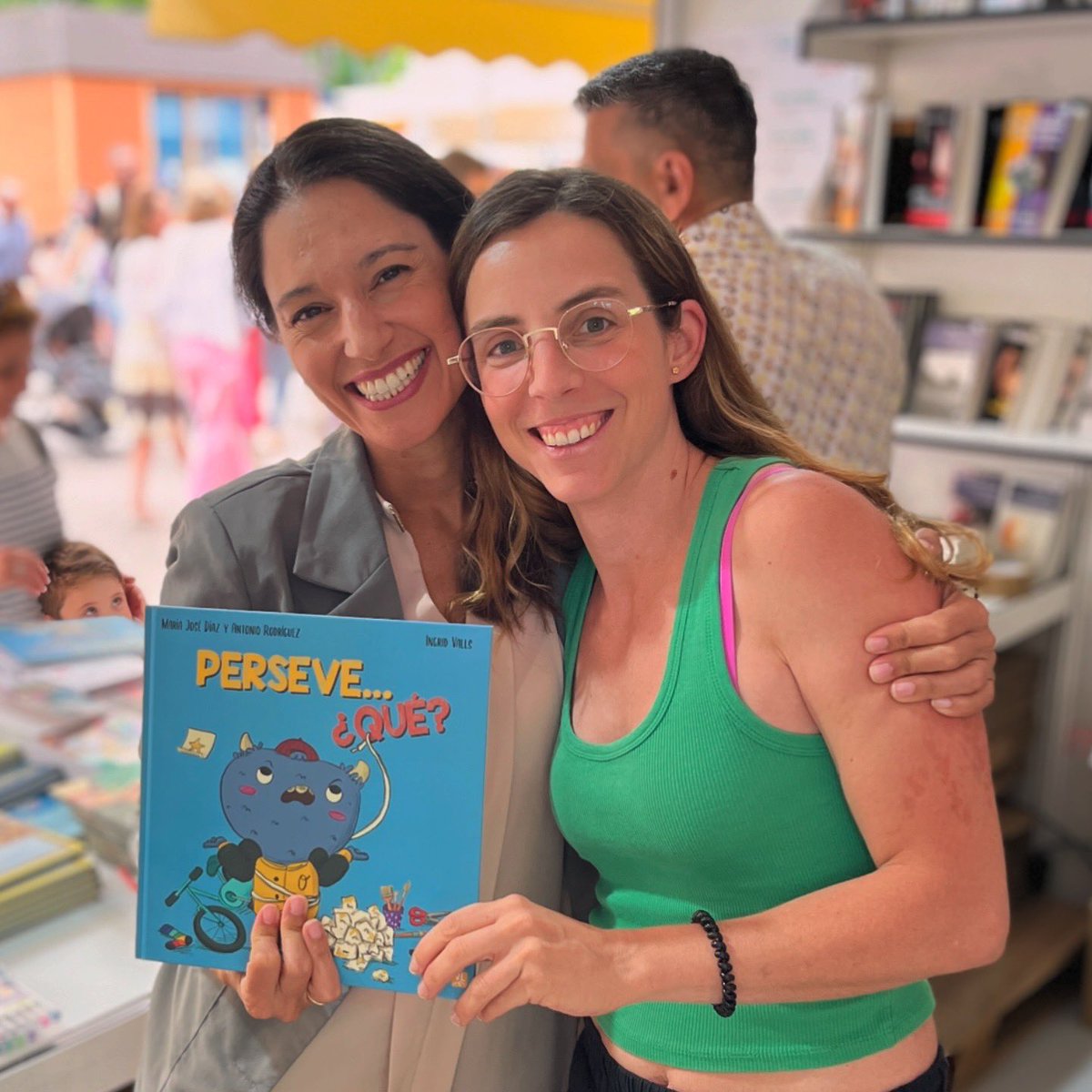 Feliz! <a href="/FLMadrid/">Feria del Libro de Madrid</a> ❤️