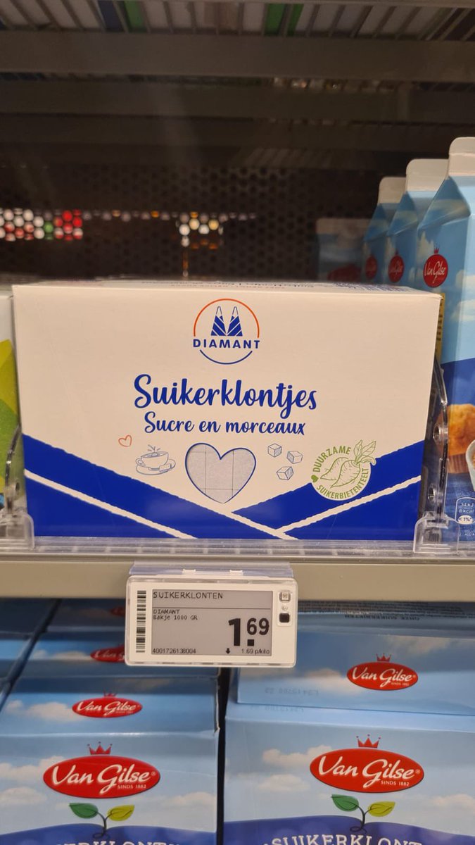 jeffrey_prins7's tweet photo. Suiker vanuit Duitsland bij de o zo lokaal gedreven Plus supermarktketen. Mooi praten....@PLUSsupermarkt. Hier baal je als jonge Nederlandse bietenteler van! https://t.co/Zab6FWpnqx