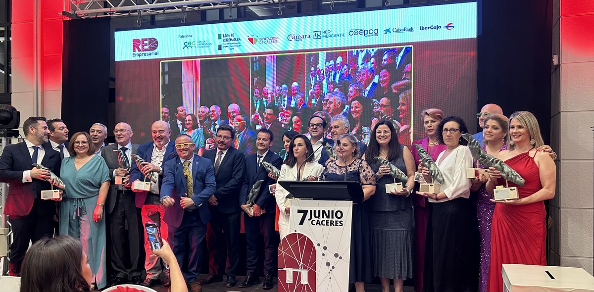 ✨Sentimos una gran emoción porque hemos recibido el 𝗣𝗿𝗲𝗺𝗶𝗼 𝗙𝘂𝗻𝗱𝗮𝗰𝗶𝗼𝗻𝗲𝘀 🎉 en la VII Gala Red Empresarial organizada por el Círculo Empresarial Cacereño.

¡Gracias es un impulso para continuar con la transformación social en #Extremadura!

#AcompañamosPersonas