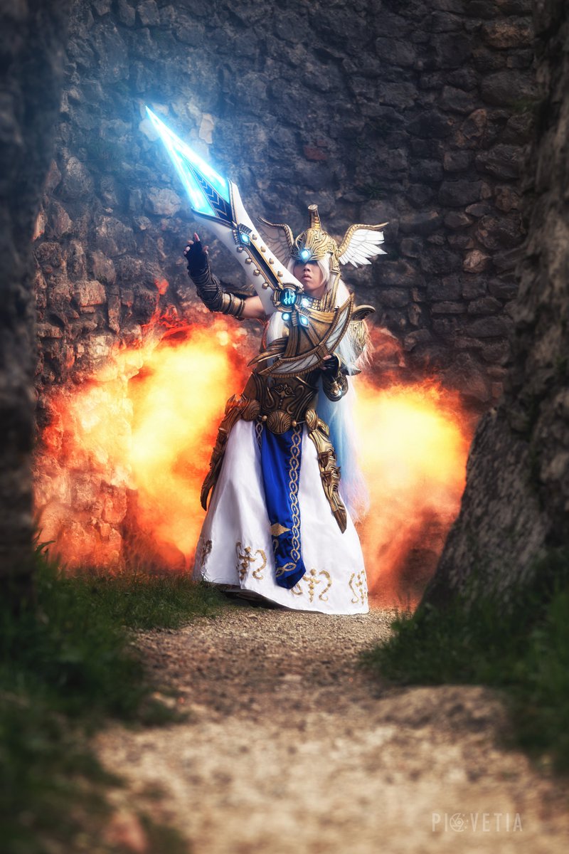 CosSnips's tweet photo. Halone - The Fury
I received new awesome pics of my #halonecosplay taken at Picvetia! I really love how the photographer edited them π₯
π· Pics and edit by Pixelrabe (IG)
Helper - @ShortcakeCos
#ffxivcosplay #ff14cosplay #halone https://t.co/K6qzlebHEi