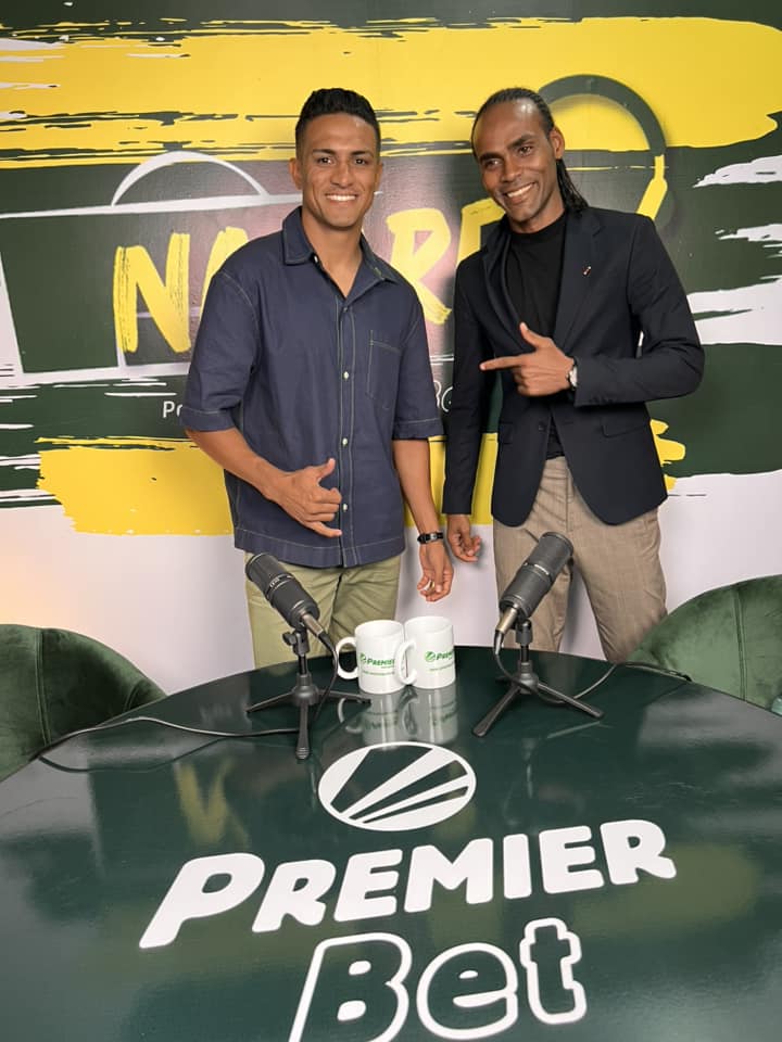 PremierBetAO's tweet photo. E aí, #BetKambas, curtiram a 3ª edição do Na Área com o Tiago azulão? ⚽️🎙
🎥Se ainda não viu, assista aqui: https://t.co/CuFeEyKosI
Deixe seu comentário aqui embaixo!
#NaArea #PremierBet #FutebolAngolano #TiagoAzulão https://t.co/pwU0qyvllh