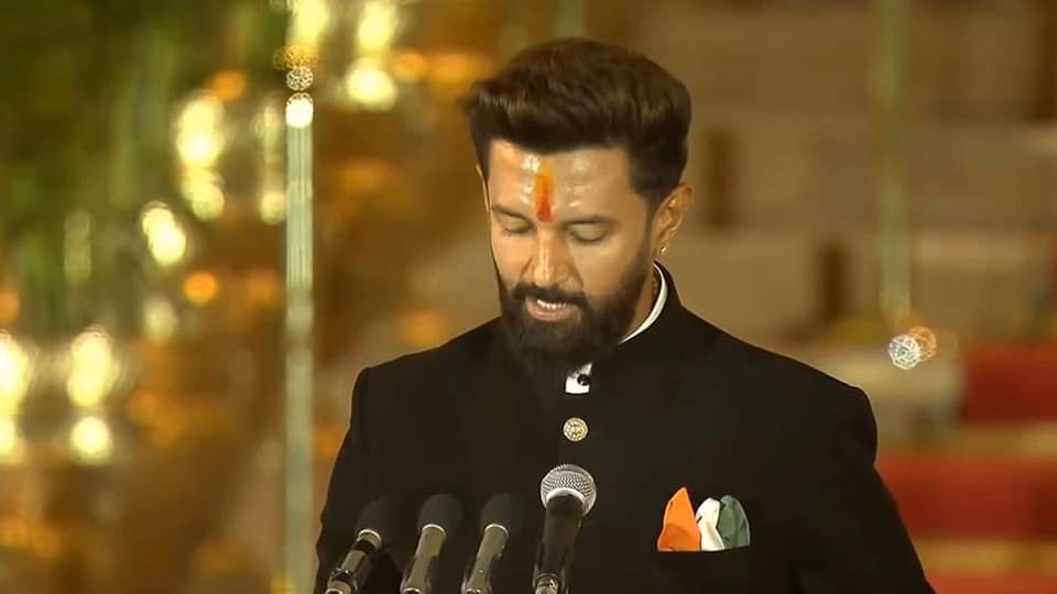 राष्ट्रीय अध्यक्ष श्री <a href="/iChiragPaswan/">युवा बिहारी चिराग पासवान</a> जी को कैबिनेट मंत्री बनाएं जाने पर ढेर सारी शुभकामनाएं एवं बधाई