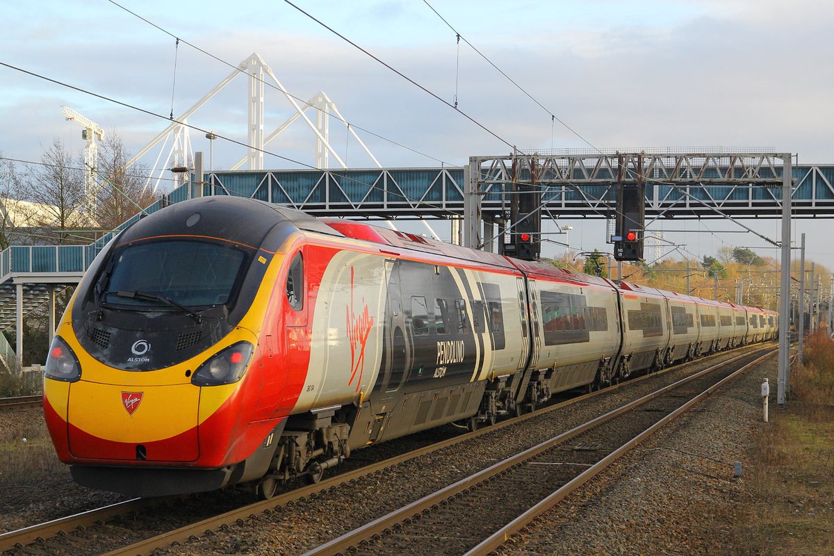 RexKram55112378's tweet image. Just a few from ten years ago.

56081 at Leicester.
91104 at York.
390104 at Birmingham International.
5831 at Wandsworth Road.

#Decade #Trains #Nostalgia