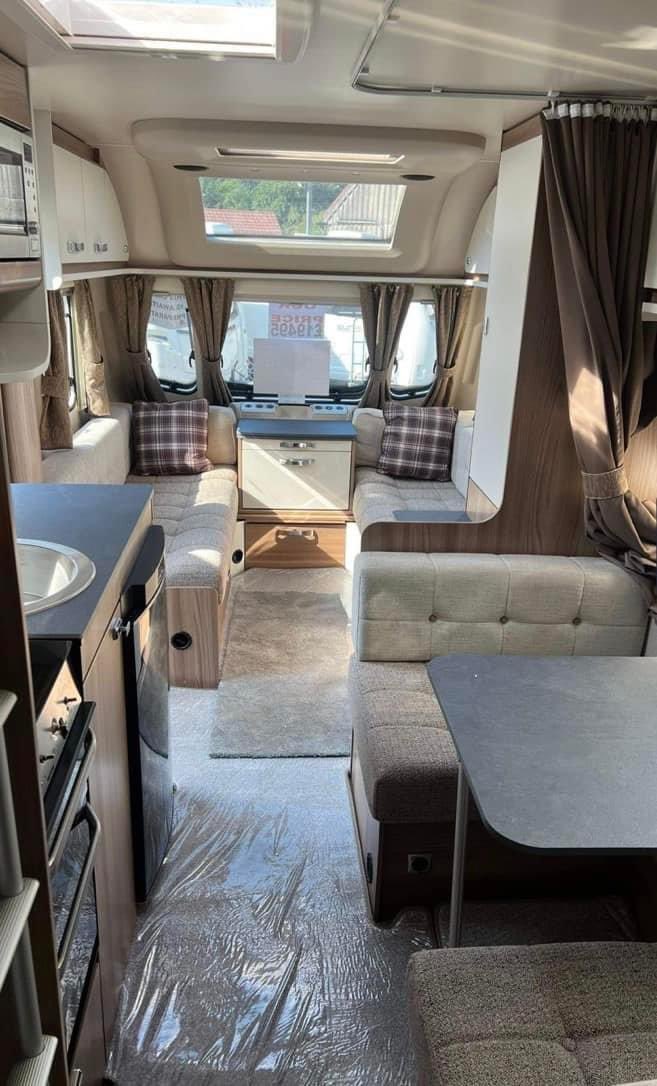 Reduced 👀👀🫣 BARGAIN !!!!!!!
For sale £16,750 , Swift Major 6, 2019 model,excellent con, motor mover included, included in sale, vango awning,  3.6 mtr, annex, other accessories included, yearly 1yr service expires 12/10/24, 
Plz retweet DM me for more info