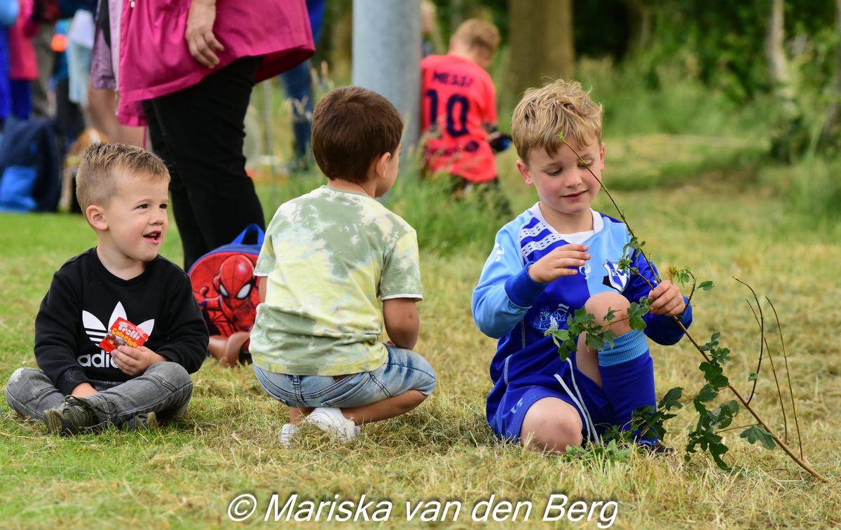 vvSEH's tweet photo. 💙🤍FOTO'S EN TERUGBLIK: BONFIX Pupillentoernooi 2024 bij SEH!
Lees en bekijk nog véééééél meer @ https://t.co/jrkkpNMLYV
📸Mariska van den Berg
#heerde #bonfix #toernooi #wijzijnseh https://t.co/8vUPwKztEF