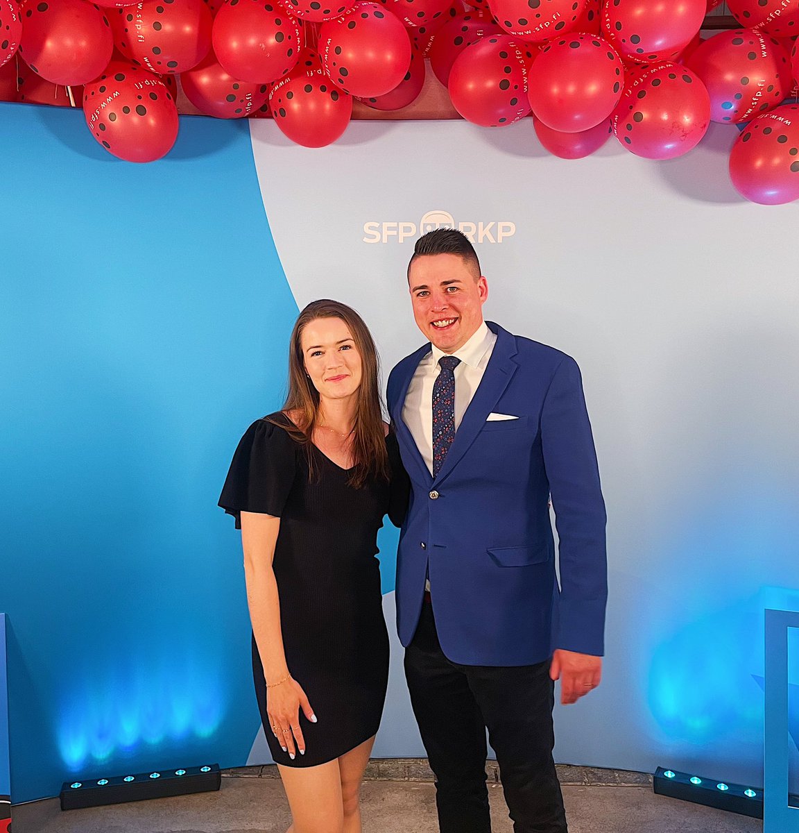 4795 kertaa kiitos! ❤️ Neljäs sija <a href="/sfprkp/">SFP • RKP</a>’n listalla on mielestäni hyvä saavutus. Tästä on hyvä jatkaa.

Hyvä ystäväni <a href="/ChristofferIngo/">Christoffer Ingo</a> nousee myös tämän myötä eduskuntaan. Eilen oli tosiaan aihetta juhlistaa vaalitulosta.

#eurovaalit #rkp