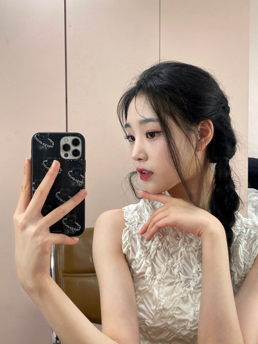 triplescosmos's tweet photo. 백조 등장했지연 🦢♥

#tripleS #트리플에스
#JiYeon #지연 https://t.co/O8IlHKgyY9