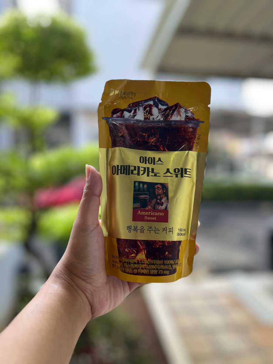 kopi sachet, eh bukan jg sih, hmmm kopi satset 🫠