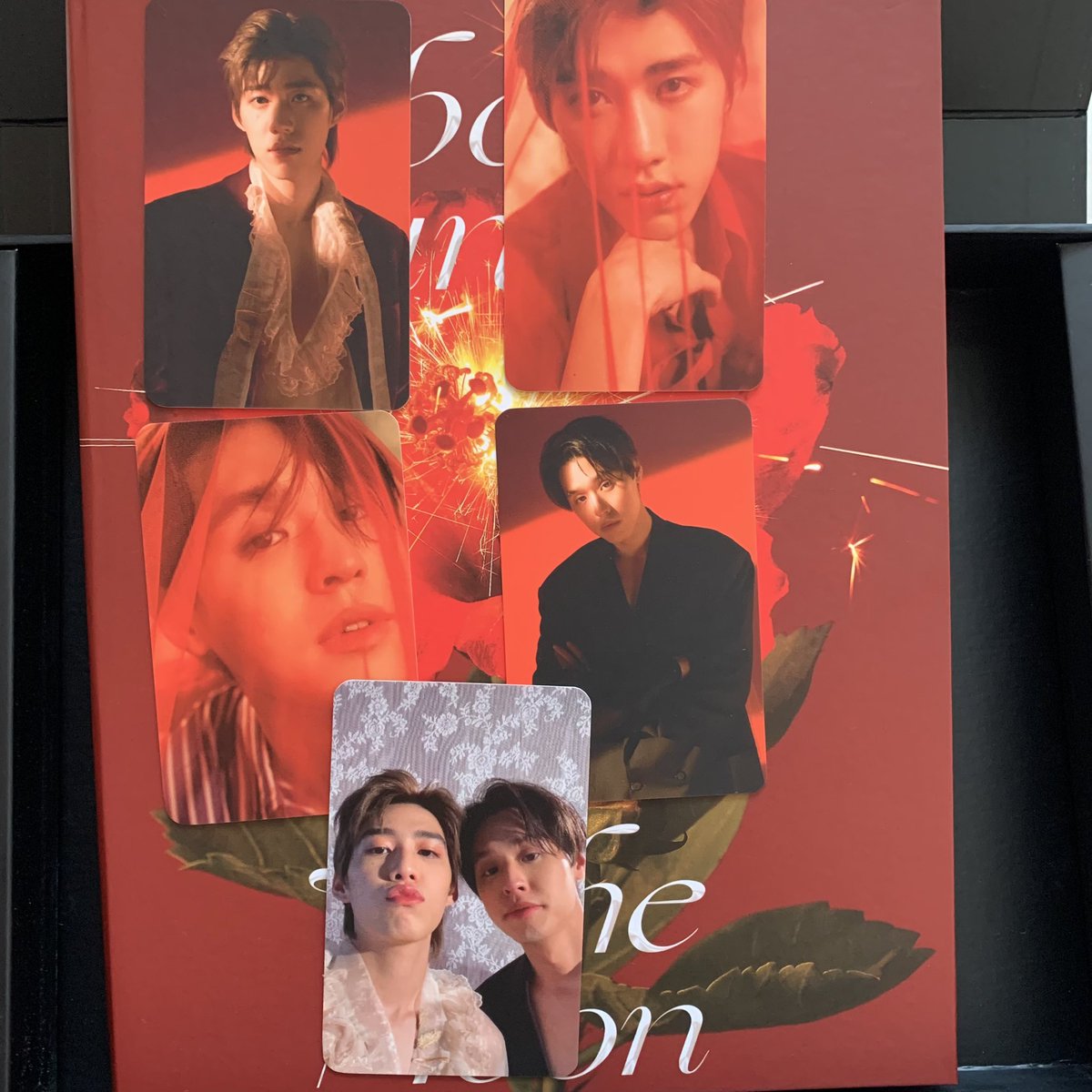 kritdraft's tweet image. wts / want to sell — About Sunset To The Moon Album BKPP

details: 
☆ box set
☆ photobook
☆ album + CD
☆ booklet
☆ photocard
☆ poster

💰750k (negotiable)
📍depok, ina
💌 dm for details

tg. bkpp billkin pp itsay ipytm album wts wtb photobook