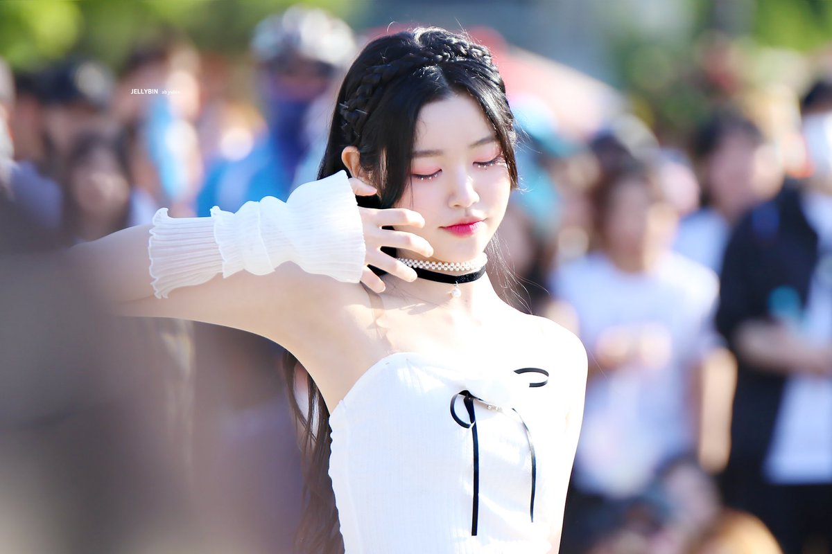 jellybin1126's tweet photo. 240519 여의도 버스킹
#오유빈 #아트비트 #YUBIN #ARTBEAT https://t.co/MoOBbBomGB