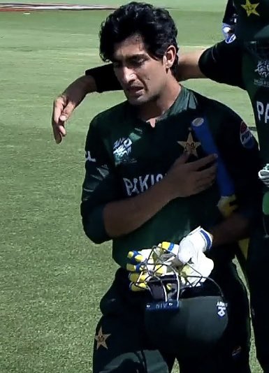 NajafAli56's tweet photo. How it started                 How it ended💔💔
#pakvsIN https://t.co/4K9vqxakER