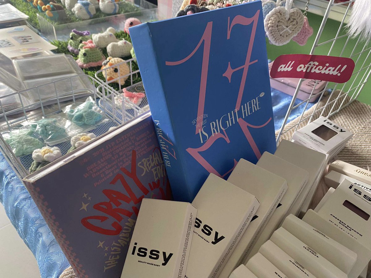 AriesistableLy's tweet photo. Guys may taga NU MANILA ba here? look nagbebenta sila ng official album and pcs ng svt also with crochet and pins!!! located sila sa 5th floor🫧🫧🫧 https://t.co/YgGrgnyWVa