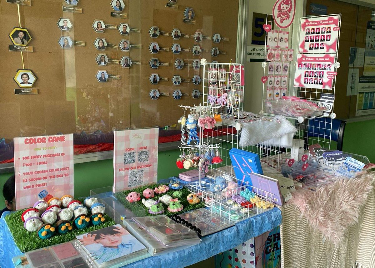 AriesistableLy's tweet photo. Guys may taga NU MANILA ba here? look nagbebenta sila ng official album and pcs ng svt also with crochet and pins!!! located sila sa 5th floor🫧🫧🫧 https://t.co/YgGrgnyWVa