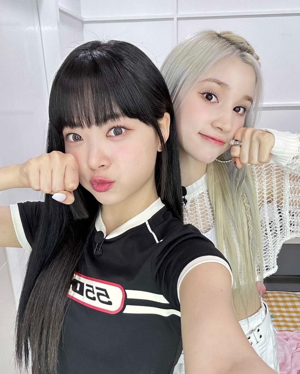 INFOS ⋮ 📄

#BAHIYYIH sera dans le prochain épisode de EUNCHAE DIARY, avec #CHAEHYUN (<a href="/ChaehyunFrance/">𝗖𝗛𝗔𝗘𝗛𝗬𝗨𝗡 𝗙𝗥𝗔𝗡𝗖𝗘 🖤</a>) et #EUNCHAE (<a href="/eunchae_fr/">✧ EUNCHAE FRANCE ✧ 🐈 CRAZY</a>) de #LE_SSERAFIM (<a href="/LESSERAFIM_FR/">LE SSERAFIM France 🪽🍝</a>) 

╰ <a href="/official_kep1er/">Kep1er</a> #바히에 #ヒュニンバヒエ #HUENING_BAHIYYIH ╯