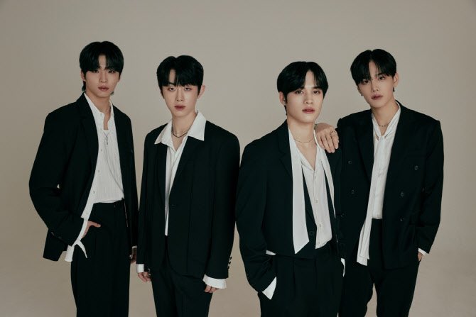 kchartsmaster's tweet photo. B.D.U will reportedly make their debut on June 26th.

https://t.co/FsY86ojLw1 https://t.co/FyJVvUWv8p