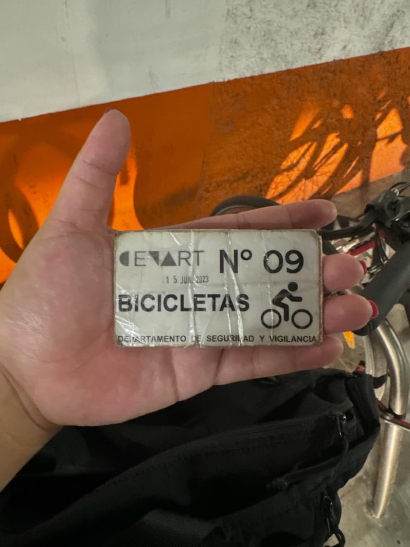 bchoclit's tweet photo. Agradeciendo todas las formas de amor, apapacho y cuidado que llegaron hoy.
🦦🎀🦋🐬💛🦆🚲🌧️⛈️🎀🦋 https://t.co/SJBuekwHx5
