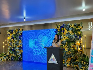 ABSCBNNews's tweet photo. The Quezon City government has launched the Trans* Health QC program which aims to give trans people access to free hormone counseling, assessment, and management. 
(📷: Mayor Joy Belmonte) | via @josiahvantonio https://t.co/vvA32M35bO