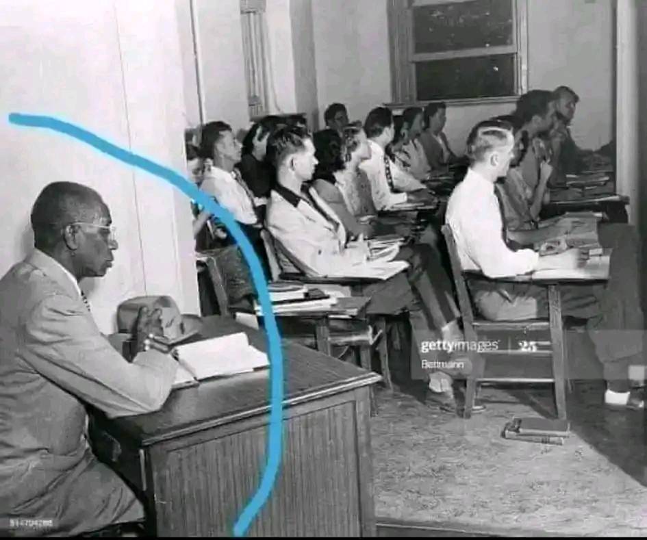 Silent Book Club Tunis tweet media