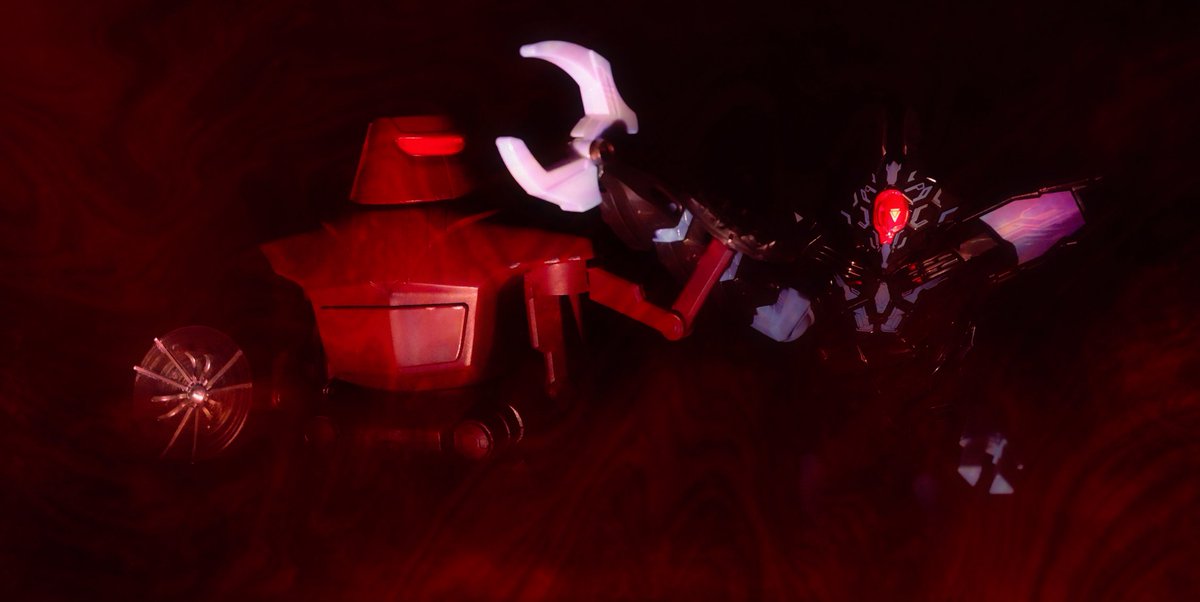 MoonShark4's tweet photo. "Clash of the Machines of War"
Maximilian vs Terraphaser
#Ultraman #TheBlackHole #Maximilian #Terraphaser #ウルトラマン #テラフェイザー https://t.co/dbNl5TbpSa