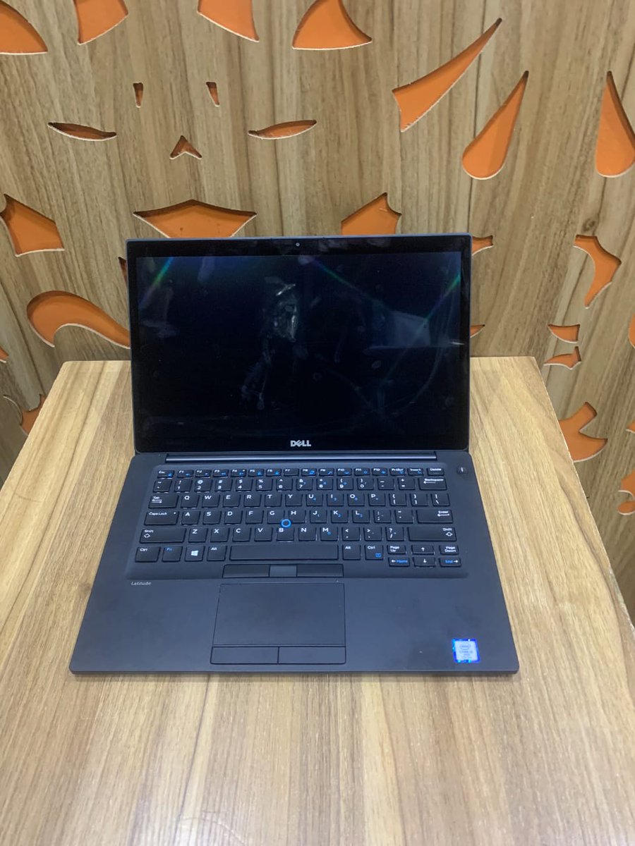 samterkcomputer's tweet photo. 💻 Elevate your productivity with the Dell Latitude 7480! 

🔹 7th Gen Core i5
🔹 256GB SSD
🔹 8GB RAM
🔹 Touchscreen
🔹 Backlit Keyboard

Dm to grab yours now! and experience top-notch performance. 
#TechDeals #DellLatitude #LaptopLovers #BacklitKeyboard #Touchscreen https://t.co/LOpLhdhEnw