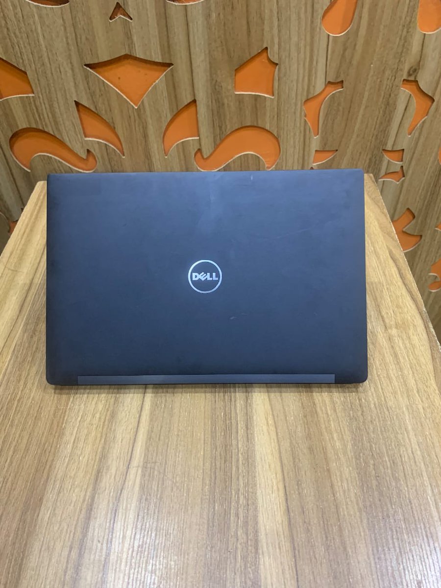 samterkcomputer's tweet photo. 💻 Elevate your productivity with the Dell Latitude 7480! 

🔹 7th Gen Core i5
🔹 256GB SSD
🔹 8GB RAM
🔹 Touchscreen
🔹 Backlit Keyboard

Dm to grab yours now! and experience top-notch performance. 
#TechDeals #DellLatitude #LaptopLovers #BacklitKeyboard #Touchscreen https://t.co/LOpLhdhEnw
