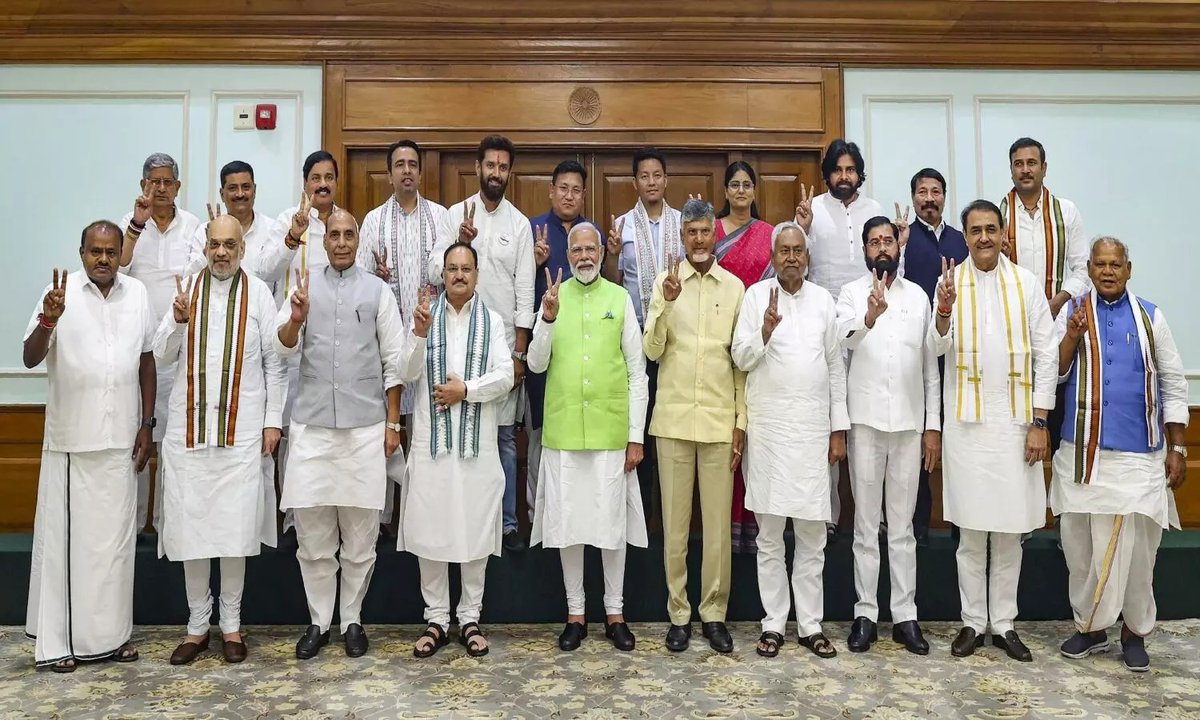 SHAH____Tyagi's tweet photo. मोदी के तीसरे कार्यकाल का मंत्रीमंडल।

हिंदू - 66
सिख - 2
ईसाई - 1
जैन - 1
बौद्ध - 1
मुस्लिम - 0

#Muslims #are #new #untouchable #in #India. https://t.co/pdVp8HvnlB