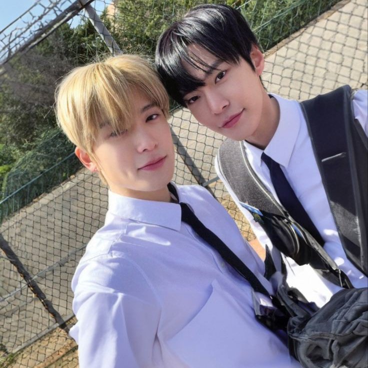 nottliie's tweet photo. Mini AU jaedo: lista de esposo perfecto 

Dónde doyoung hizo una lista para describir las características que quería en su futuro esposo, años después su hijo encuentra su diario y le parece tierno hacerles un hilo en twitter https://t.co/JaDk4e5sqI