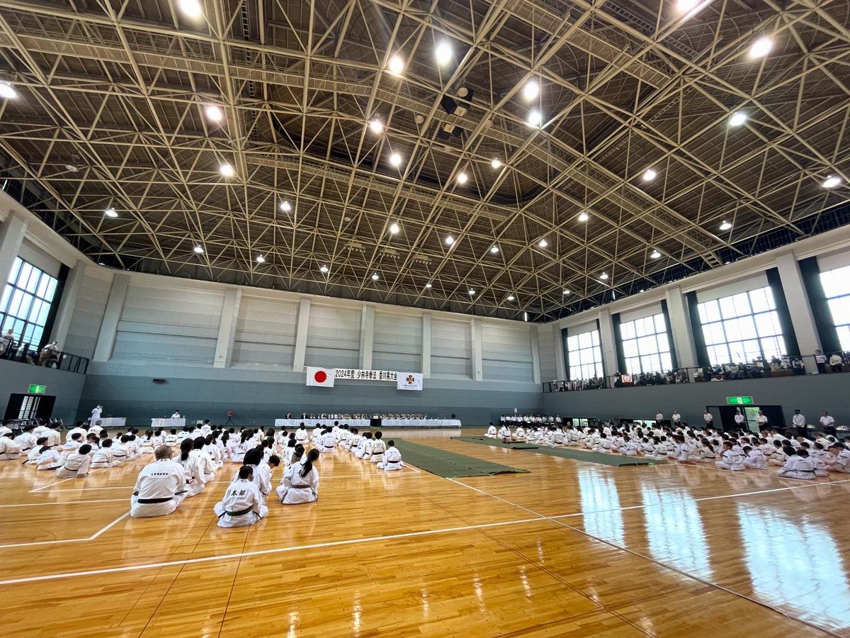 Solidus0211's tweet photo. 昨日は香川県大会！
先月は運動会と期末試験で部活動はほぼおやすみ！٩( 'ω' )

そんな中よく当日まで頑張りました！
えらい！👏
と言うか部活にちゃんと来て、
修練しているだけでえらい！👍

中学校時代は遊び呆けていた私からしたら、みんなスゴいと思いますよ
(￣^￣)ゞ

楽しんで参りましょう🙏 https://t.co/zrzP9rA09e