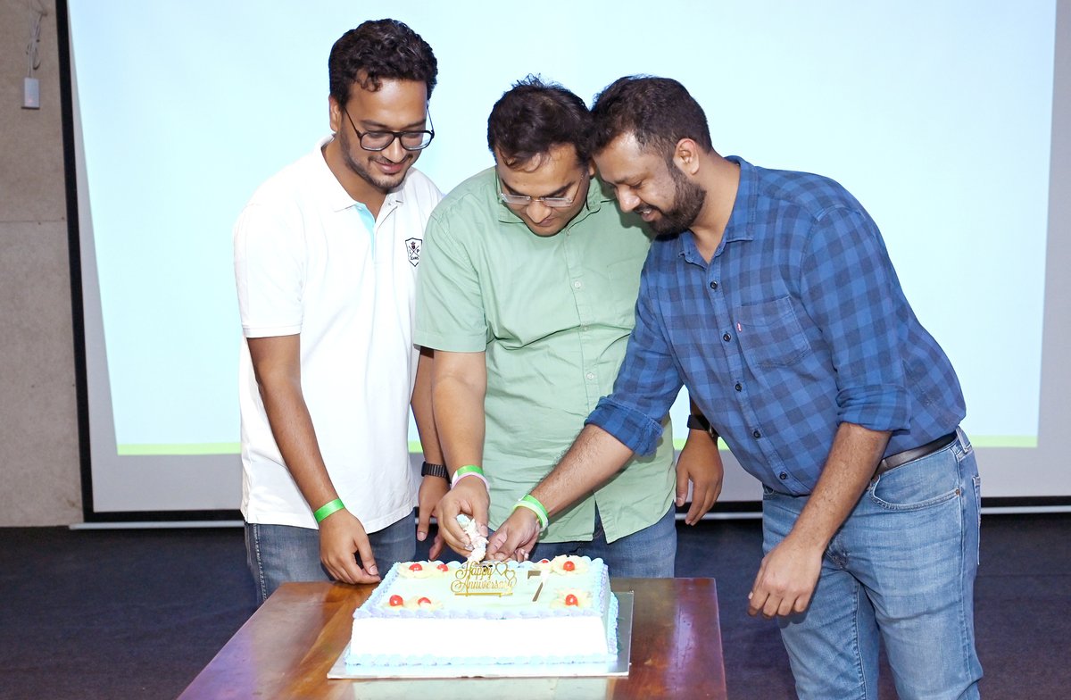 Ashish Singhal tweet media