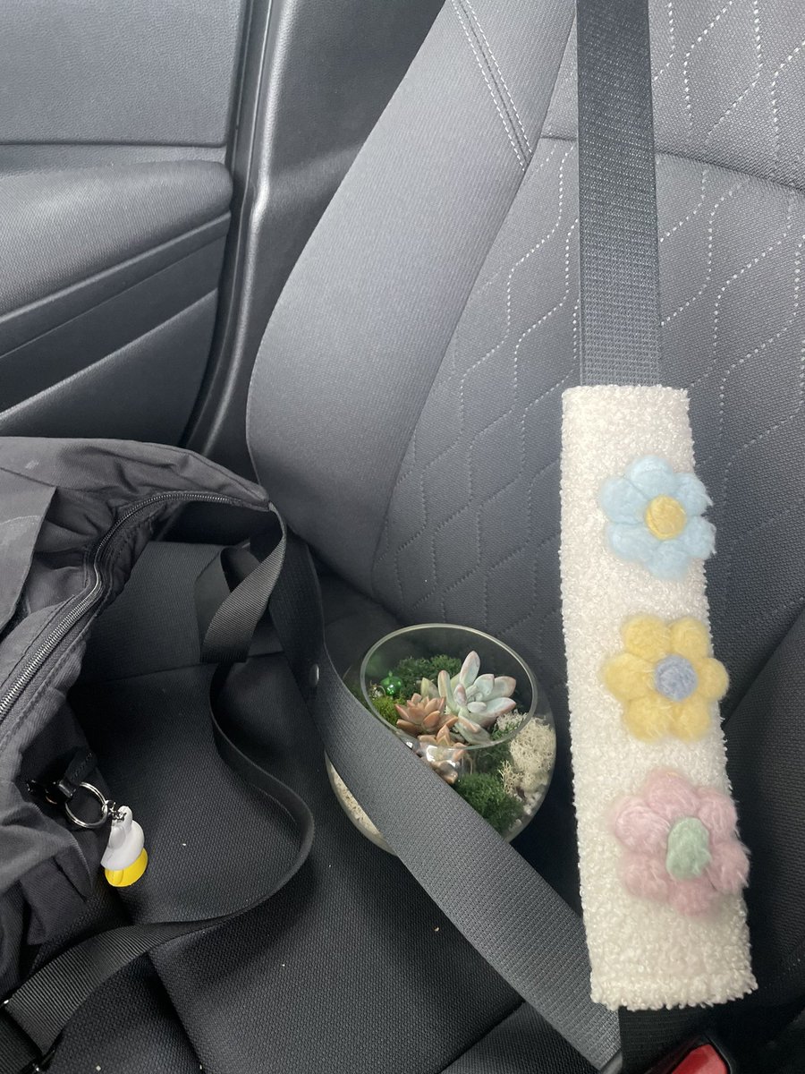 First stop of the Wendy is not coming back to SoCal for the next 6 months tour so she must hangout with as many people as possible: made my first terrarium &amp; yapped with friends :3