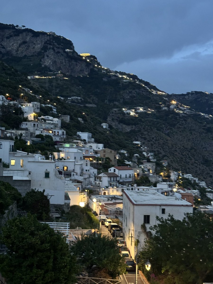 Jaynelovesshoes's tweet image. Last night’s amazing view 🤩 
I fall deeper in love with Italy every time I come 💚🤍❤️
#praiano #amalficoast