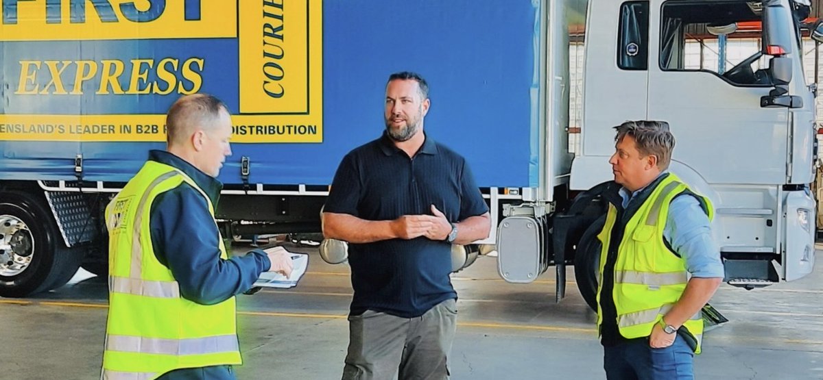 Exciting moment as the City Fleet SITRAK handover to First Express Couriers! Their fleet just got a powerful upgrade with the new SITRAK T5G 4x2 curtain side, complete with market leading safety features, advanced technology, and a tailgate lifter!🚚

facebook.com/reel/422129673…