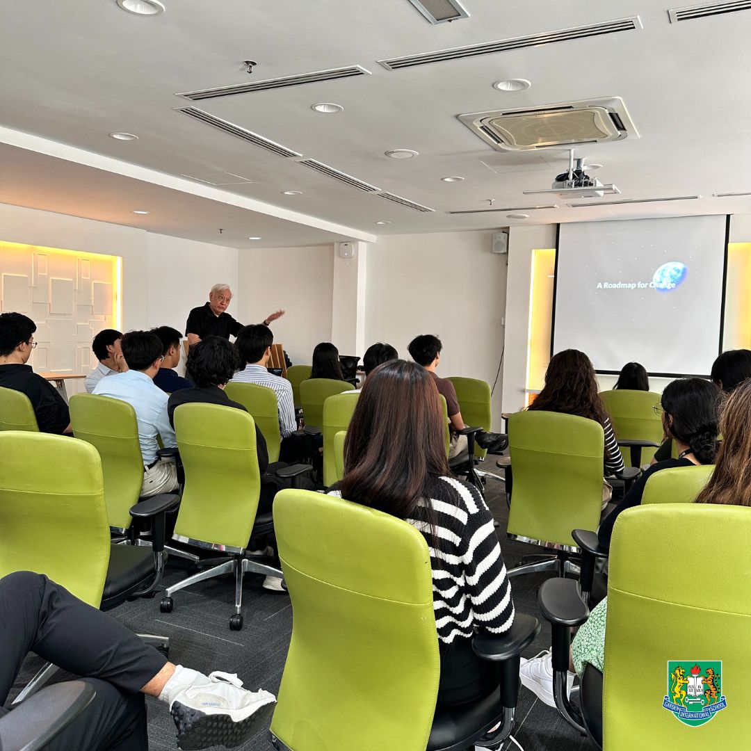 gismalaysia's tweet photo. We were thrilled to welcome Dr Lee, class of '59, back once more to give a talk on the UN's #SDGs which gave our #GISMalaysia students a glimpse into the vital work of tackling global challenges!

Read more at https://t.co/QjlCT5HAm1

#WeAreGIS #GISAlumni https://t.co/M12sUPABEr