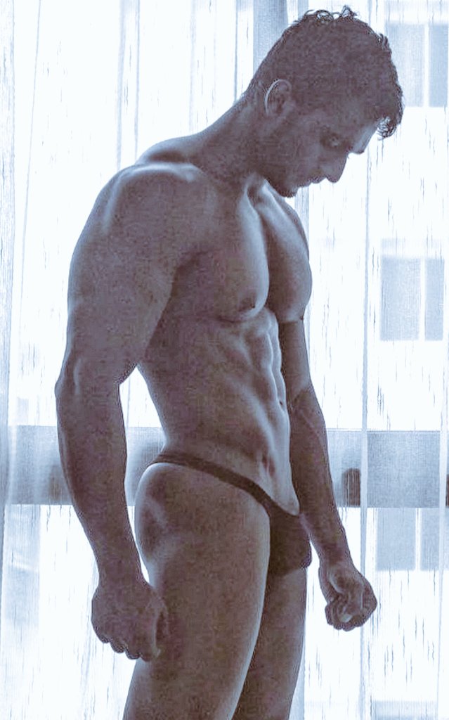 colt_star's tweet photo. Malaysian muscle hunk Coach Hassreen in micro black poser 🥰😍🤤🌹💕❤️ #bodybuilder #sexyhunk #hothunk #bulge https://t.co/Sw2aYHuQQB