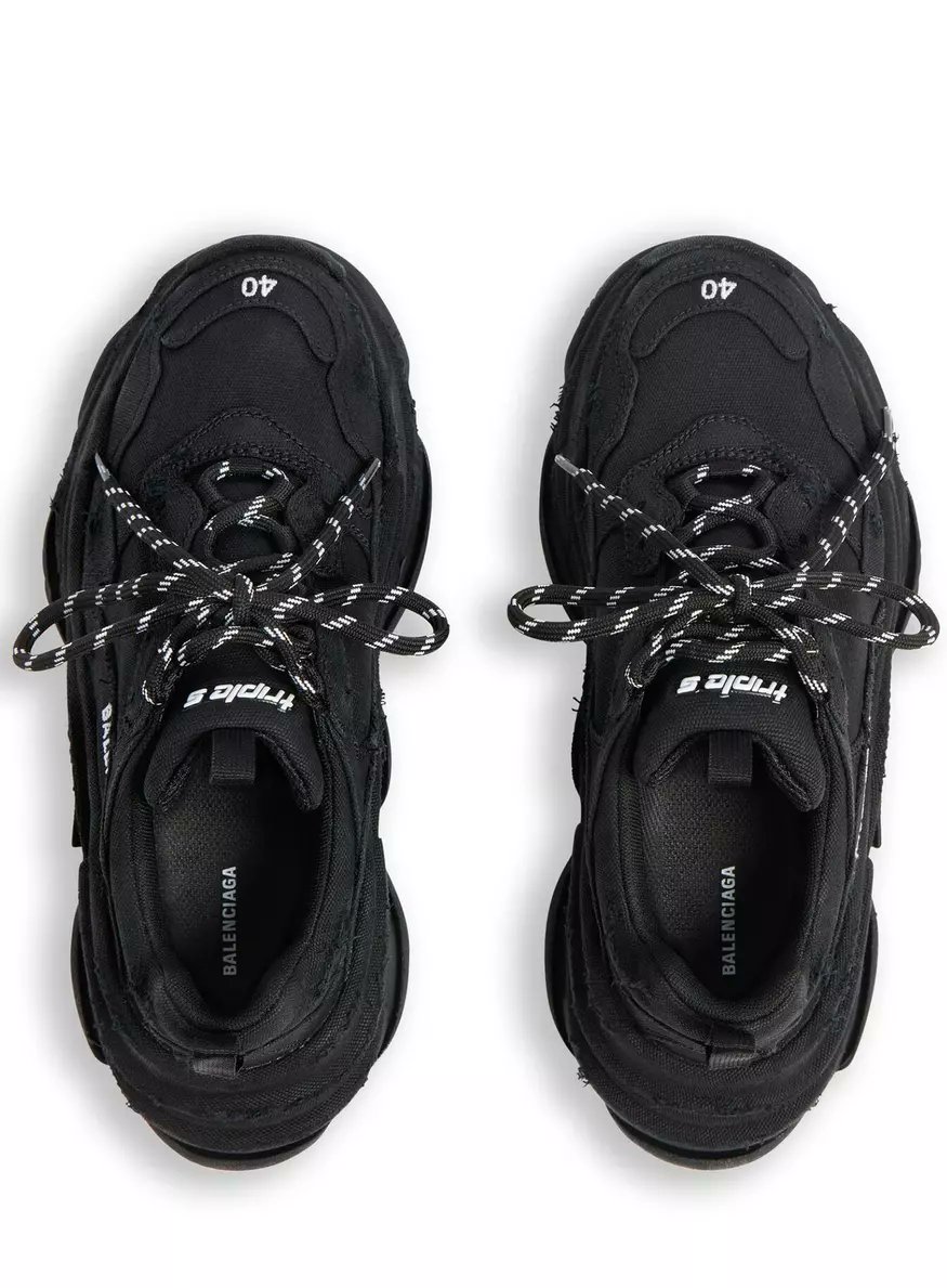 Balenciaga revisite sa Triple S en Bananatex
tinyurl.com/yc64k9hc #innovation #matériaux #revêtement #biodegradable #écoresponsable #traitement #engagement #bio #naturel #luxe #materials #coating #ecoresponsible #processing #commitment #organic #natural #luxury