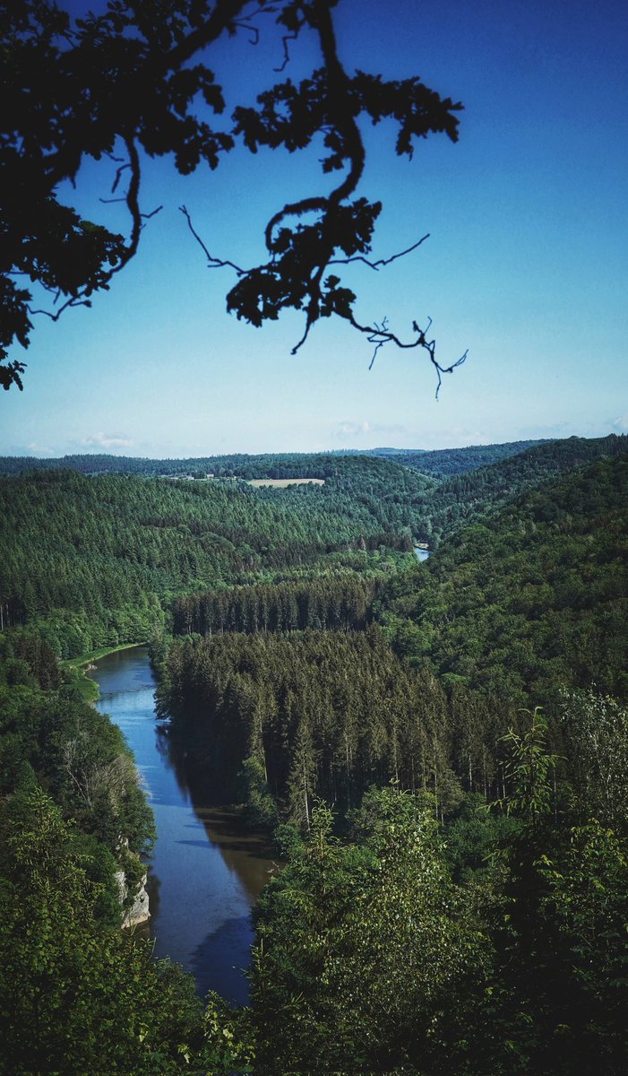 De Internationale OnderwijsKoers is weer 'n feit. Knallen door de Belgische en Franse Ardennen. Racen en gravelen met fijne vergezichten. Prachtig weer ook. Tijdens en na de ritten filosoferen over (sterk) onderwijs. Waar wegen bij elkaar komen. Op naar volgend jaar!🔥🤘🏼