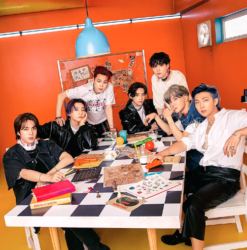 AboutMusicYT's tweet photo. BTS members will reportedly reunite to celebrate Jin's discharge from the military on the 12th. https://t.co/DvbTKKEnEy